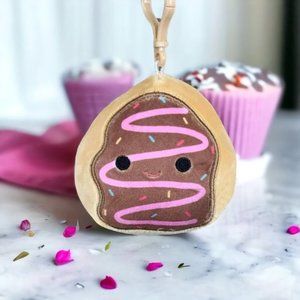 Deja the Tan Donut Squishmallows Clip